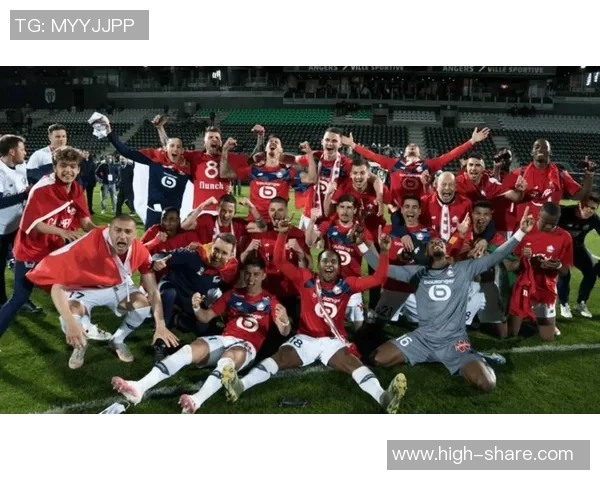 欧罗巴杯激战莫陆军迎战里昂争夺晋级资格的关键之战